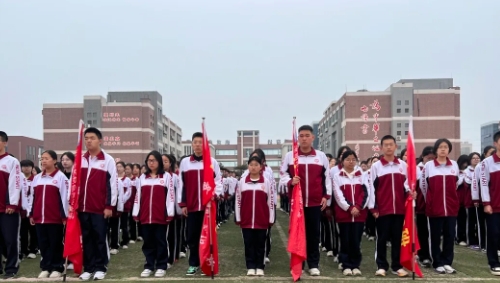 �����İ�˼ ׳־�����¡����߶�������ʽ